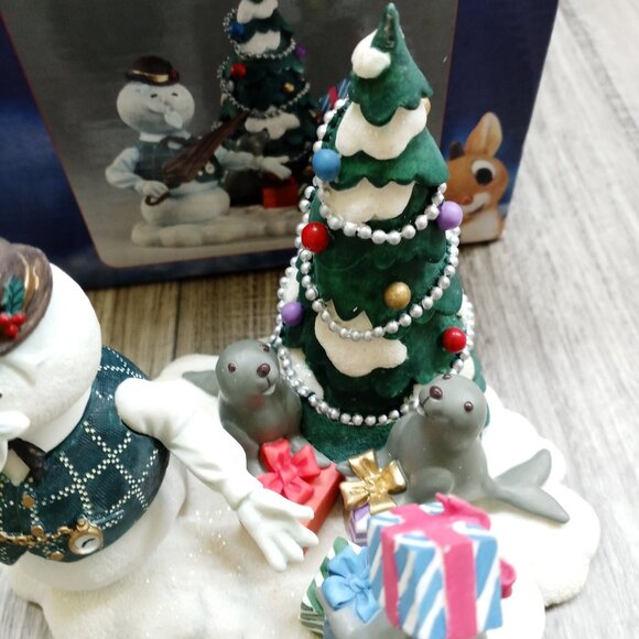 Rudolph Island of Misfits Enesco Deluxe Figure "Have a Holly Jolly Christmas" - Picture 4 of 9